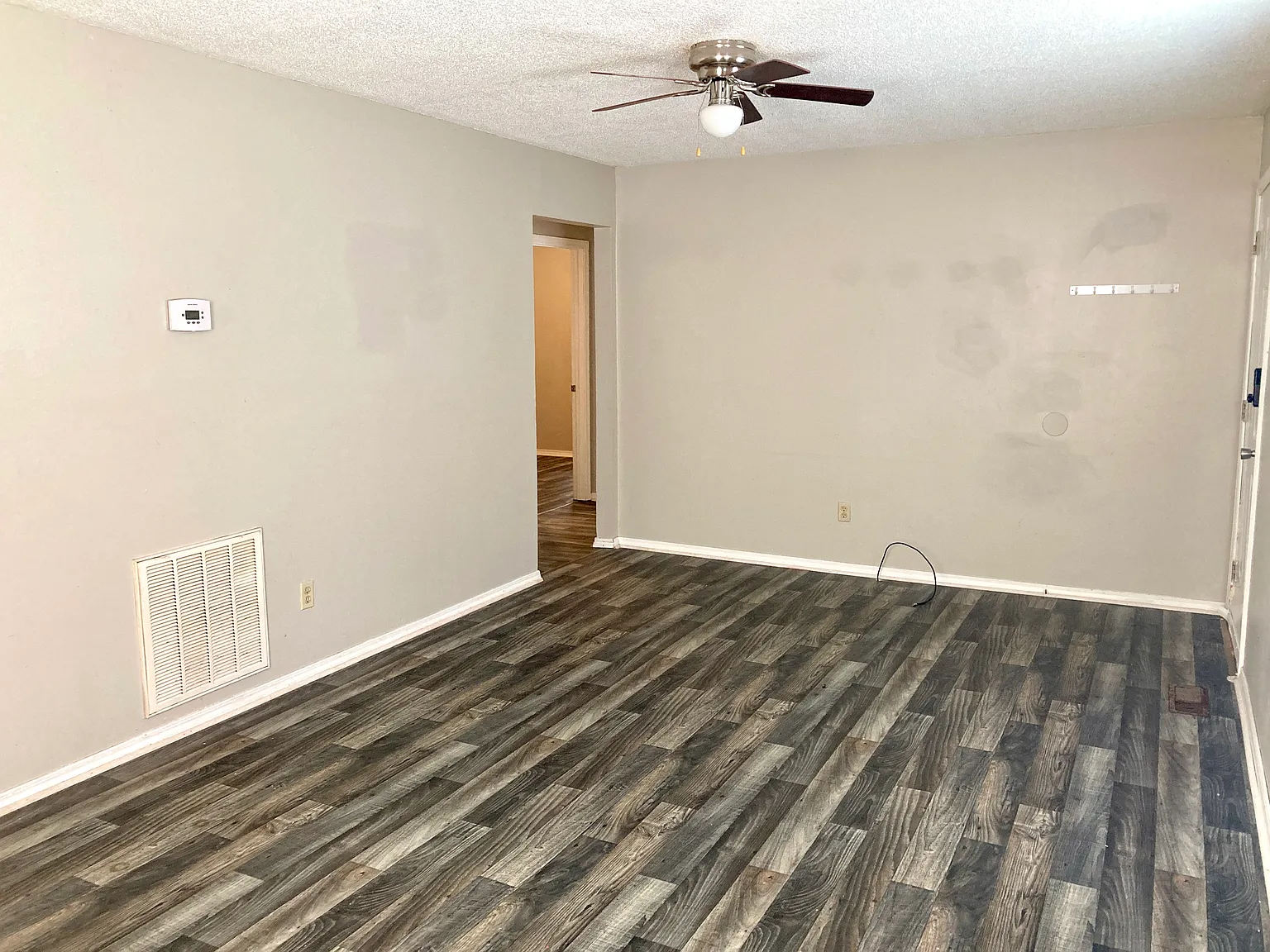 603 W Mill St — Photo 3