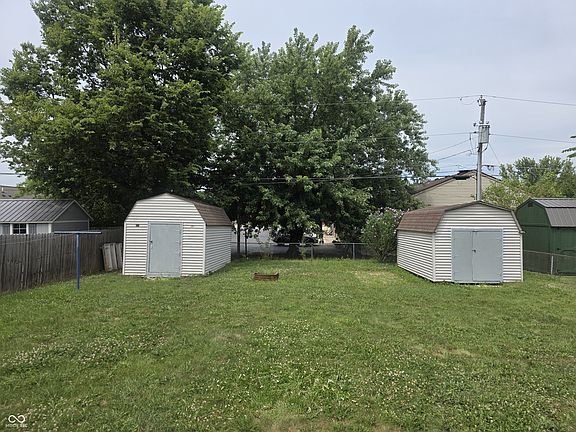 3rd image of 706 W 11th St