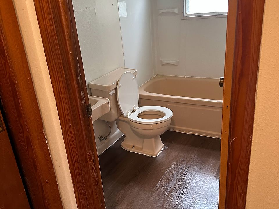 2nd image of 307 N Missouri St