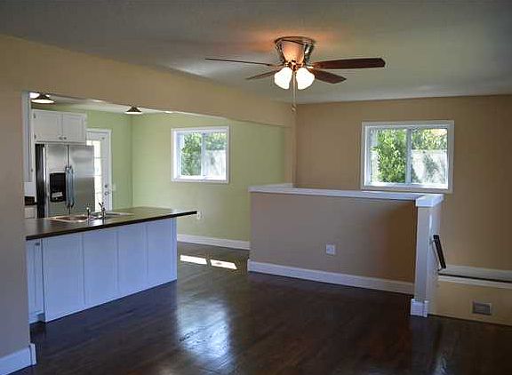 2nd image of 2022 Carol St