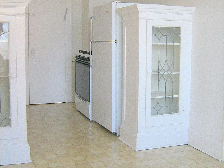 1394 Webb Rd — Photo 3