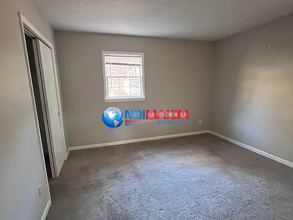 2nd image of 2082 Windsor Ln