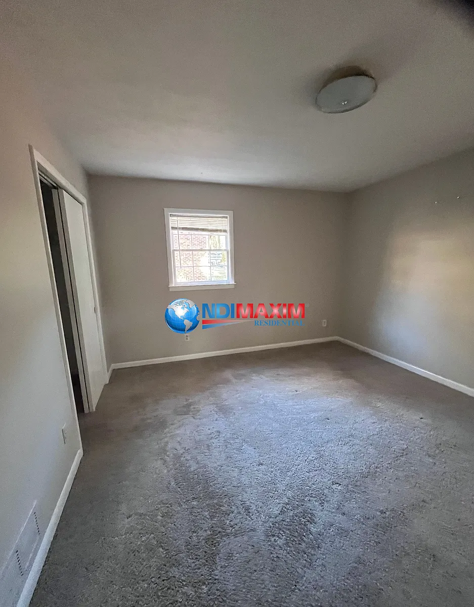 Building Photo - 2082 Windsor Ln