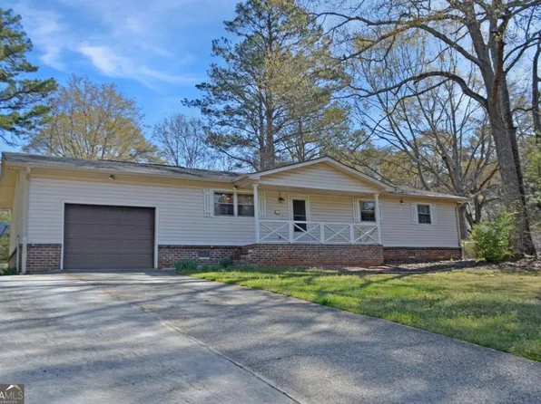 3016 Deshong Dr, Stone Mountain, GA 30087