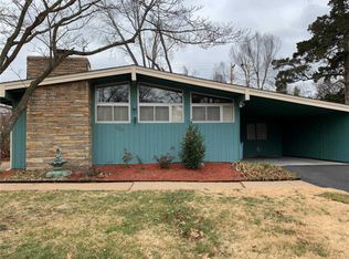 707 Fieldcrest Dr, Saint Louis, MO