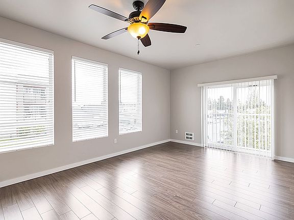 5th image of 1602 NE 179th St Ste 3