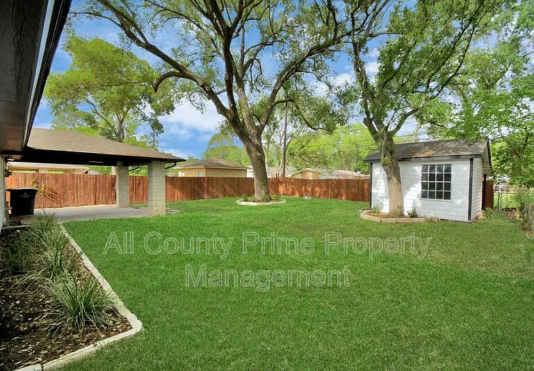 1906 Airline Dr — Photo 23