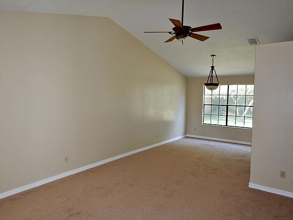 3rd image of 542 Emberwood Dr