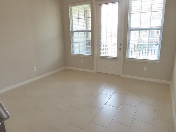 Family/Living room with balcony