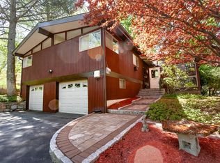 415 Furnace Dock Rd, Cortlandt Manor, NY 10567