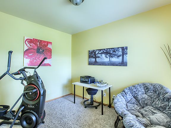 3rd image of 11517 188th St E
