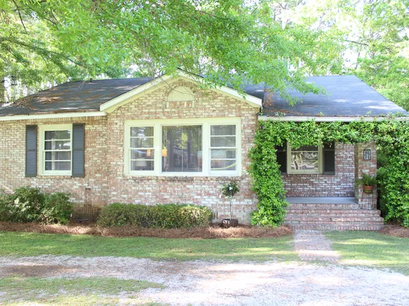 700 Lakeview Dr, Dothan, AL 36301