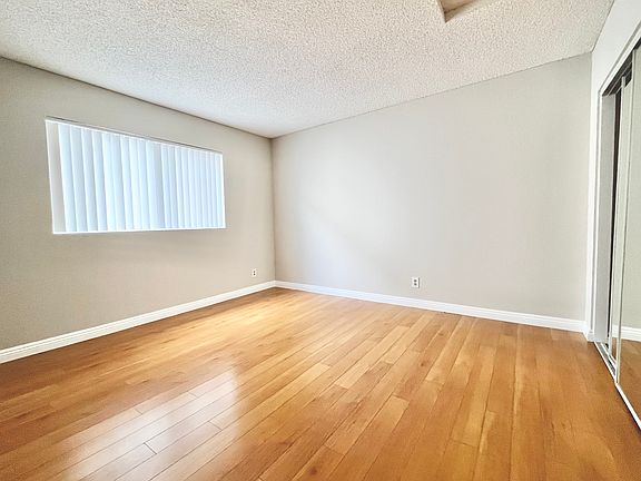 5th image of 626 E Verdugo Ave APT U