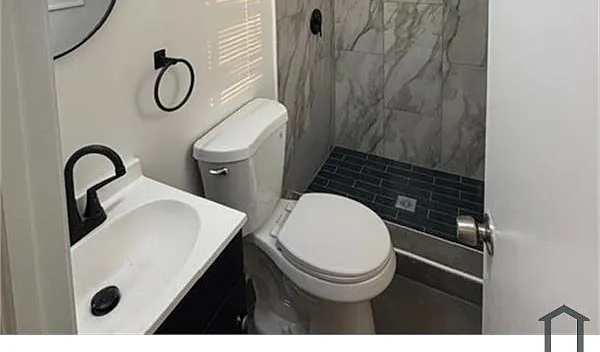 4404 Banks Pl NE — Photo 5