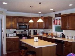 605 Bucktown Rd, Irwin, PA 15642