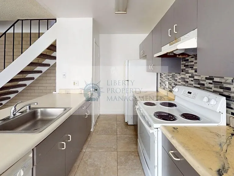 2133 Palisade Ave #3 — Photo 5