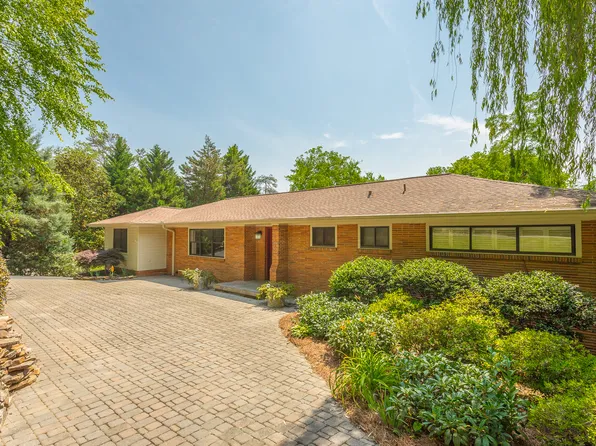 2700 Tanglewood Rd, Chattanooga, TN 37415