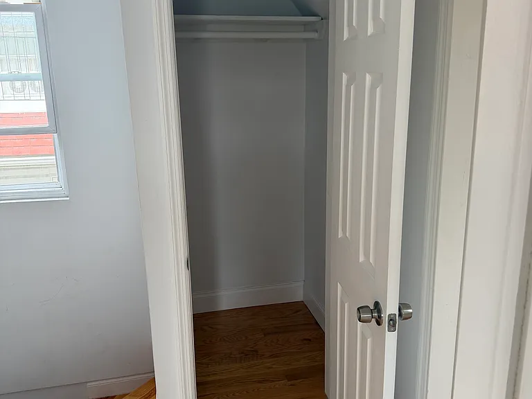 2760 Bainbridge Ave #2 — Photo 8