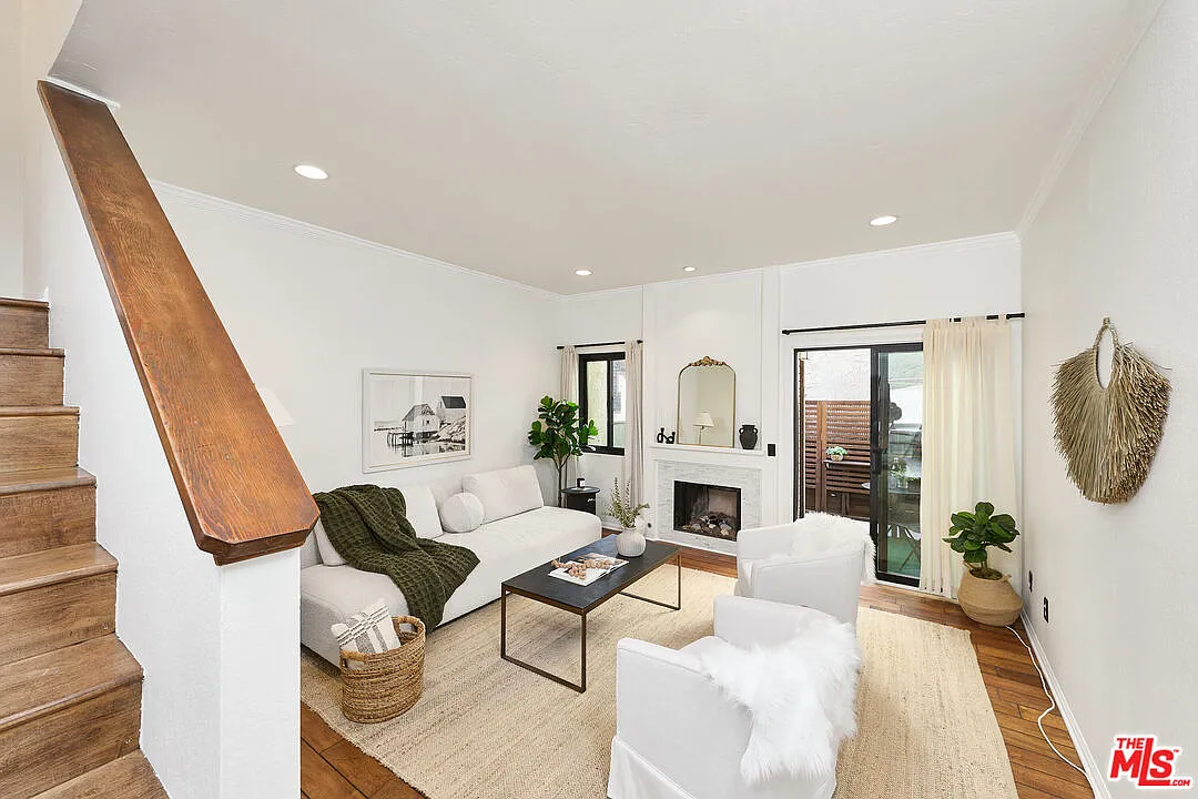 3 bed, 2.5 bath, 1470 sqft, $5,500 — Photo 1