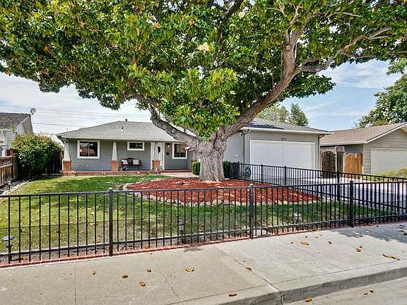 2nd image of 1601 Ensenada Dr