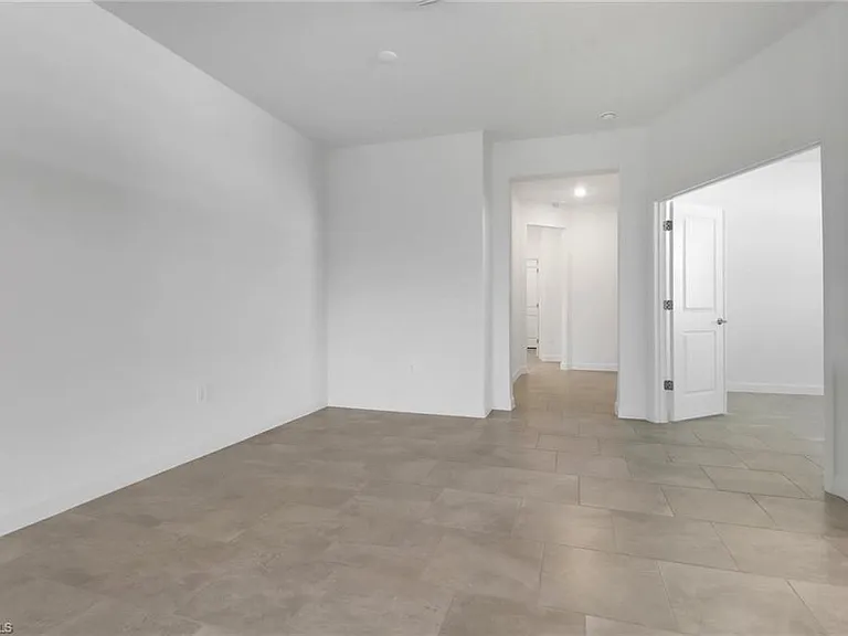 19588 Hinkley Dr — Photo 3