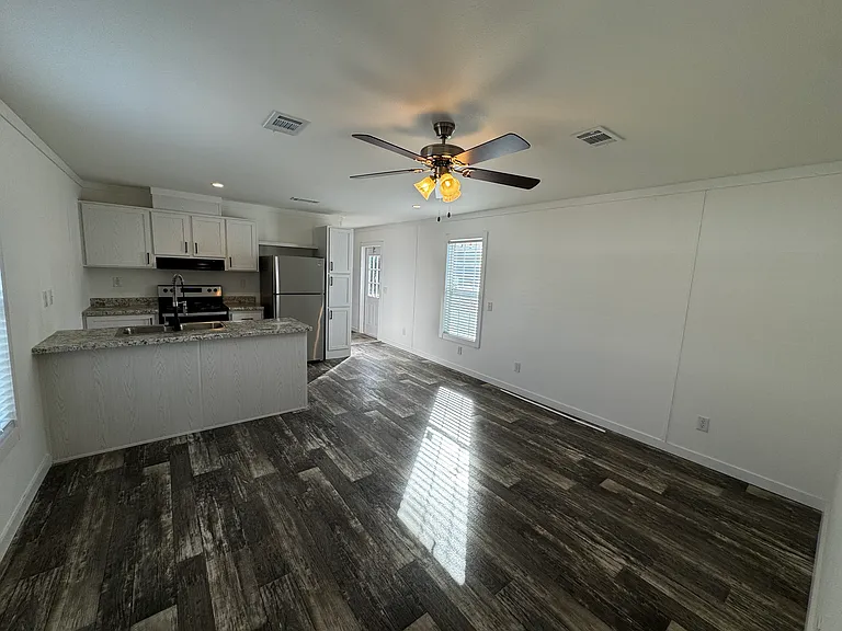 379 NE Chestnut Ave — Photo 3