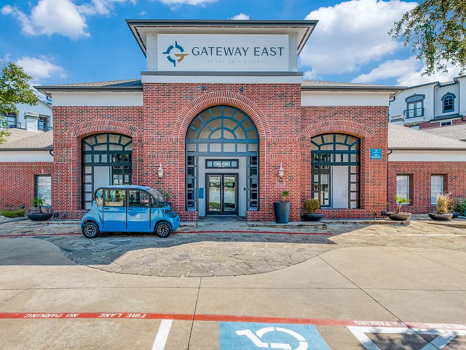 Gateway East at the Arts District