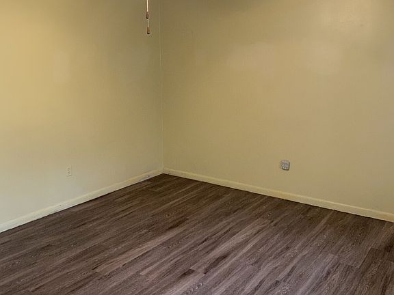 5th image of 2410 Martha Cir