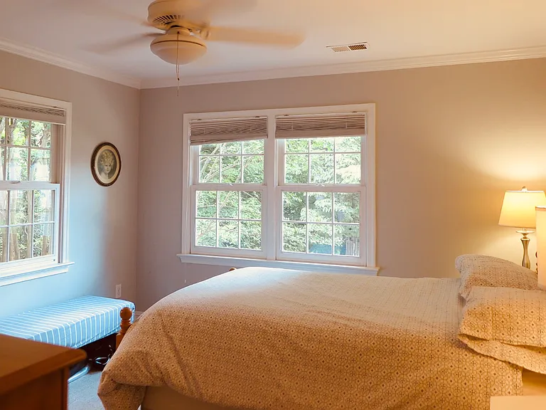 Bedroom two. (Double/Full Bed.)