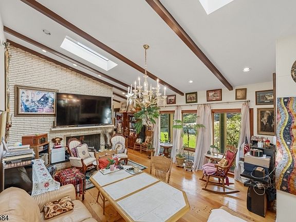 5th image of 29 Farview Rd