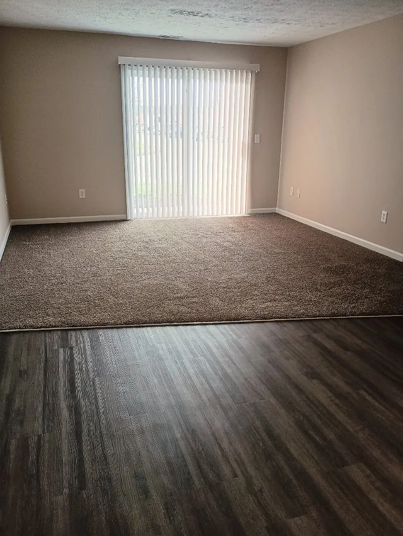 185 - COUNTRY VIEW APARTMENTS — Photo 4