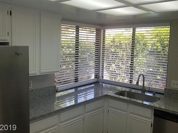 5th image of 2568 Malabar Ave
