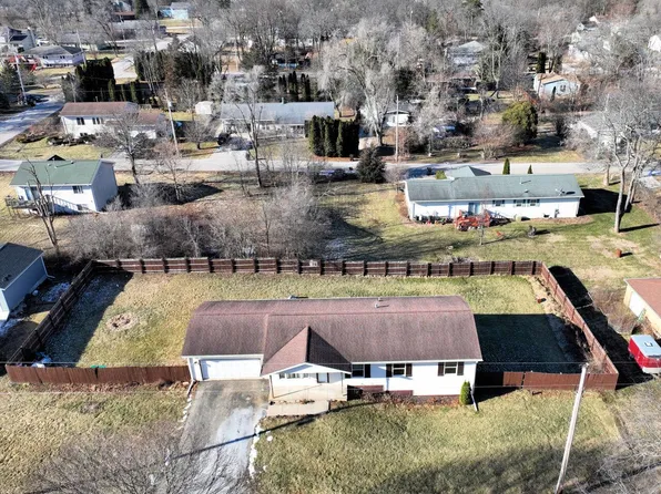 N2475 Howard DRIVE, Burlington, WI 53105