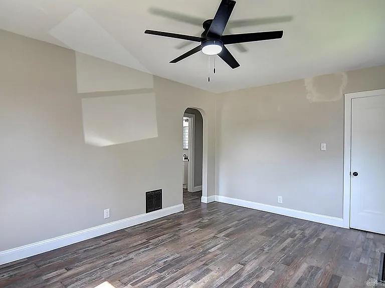 2201 Wilbraham Rd — Photo 4