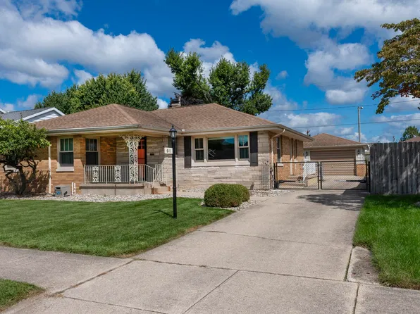 610 W 11th St, Mishawaka, IN 46544