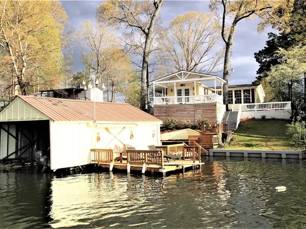 438 Holiday Dr, Titus, AL 36080