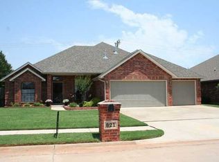 821 W Cabillo Way, Mustang, OK 73064