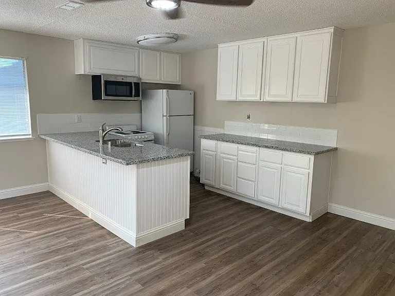 5552 Keoncrest Cir #4 — Photo 3