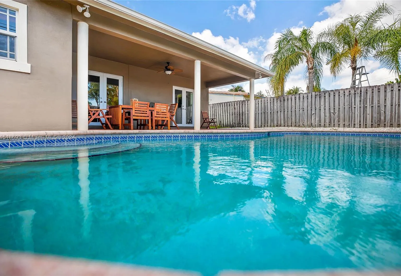 Coral Hills — Photo 1