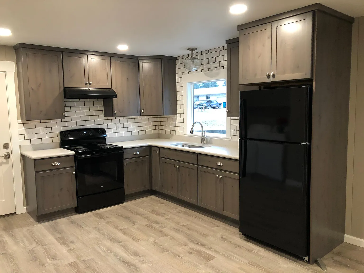 121 W Cedar St — Photo 1
