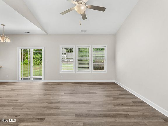 5th image of 110 S Stone Drive