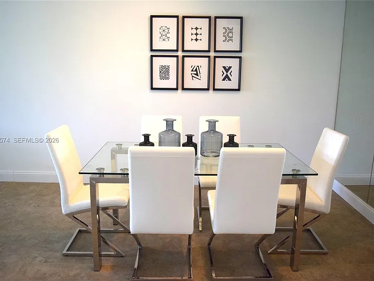 3970 Oaks Clubhouse Dr #306 — Photo 7
