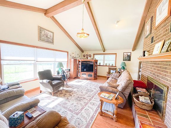 4th image of 702 County Road 2370 #1
