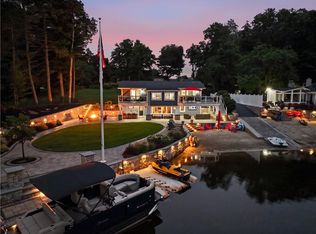 16 Countryside Dr, Johnston, RI 02919