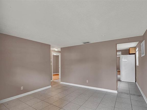 4th image of 7313 N Dartmouth Ave