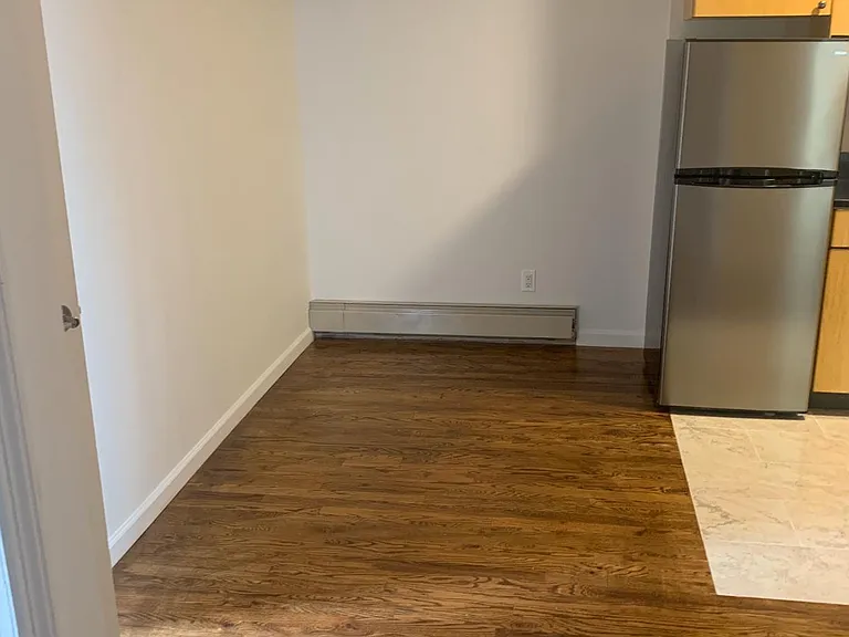 407 W 51st St #4A — Photo 6