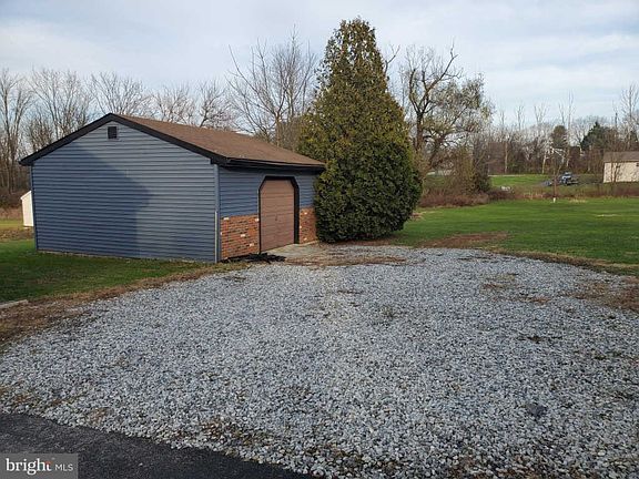 5th image of 216 Valley Green Dr