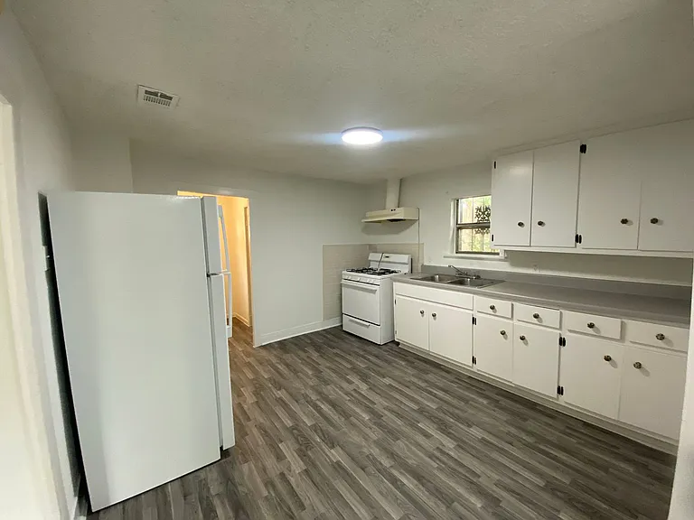 2310 Santa Maria St — Photo 6
