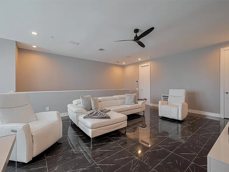 5919 E Post Oak Ln — Photo 20