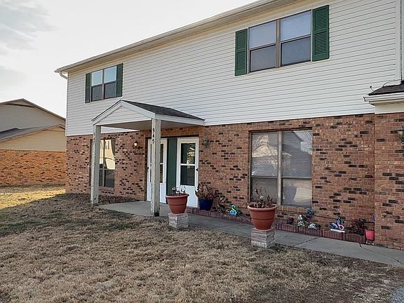 3rd image of 947 Belle Valley Dr